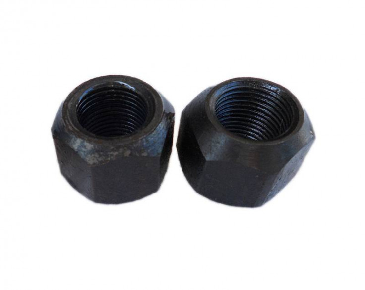 Гайка колеса правая 2ПТС-4, КТУ-10А (М18х1.5) Гайка колеса правая 2ПТС-4, КТУ-10А (М18х1.5)