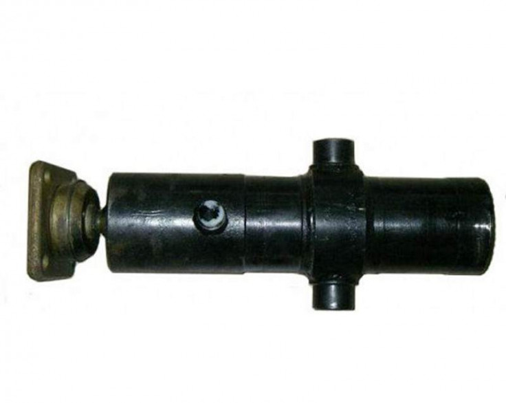 Гидроцилиндр КАМАЗ с цапфами нового образца 3-х штоковый (реставрированный) Гидроцилиндр КАМАЗ с цапфами нового образца 3-х штоковый (реставрированный)