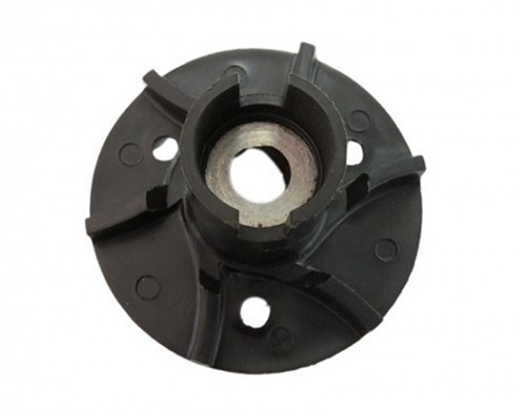 Крыльчатка водяного насоса СМД-60 (старого образца) полиамид Крыльчатка водяного насоса СМД-60 (старого образца) полиамид