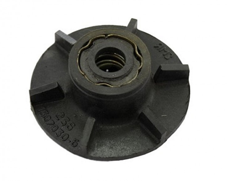 Крыльчатка водяного насоса ЯМЗ 236-238 (нового образца) полиамид с уплотнением 2101-1307013 Крыльчатка водяного насоса ЯМЗ 236-238 (нового образца) полиамид с уплотнением 2101-1307013