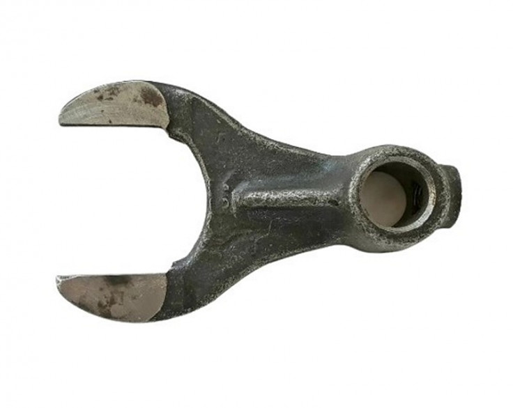 Вилка переключения 2 и 3 передачи КПП Т-16 Вилка переключения 2 и 3 передачи КПП Т-16