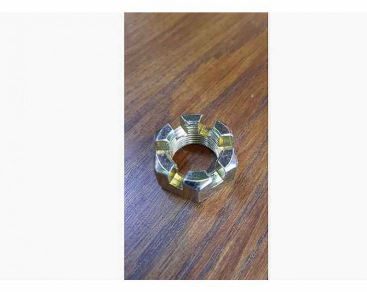 Гайка кермового пальця корончата ЗиЛ (М20х1,5) Гайка кермового пальця корончата ЗиЛ (М20х1,5)