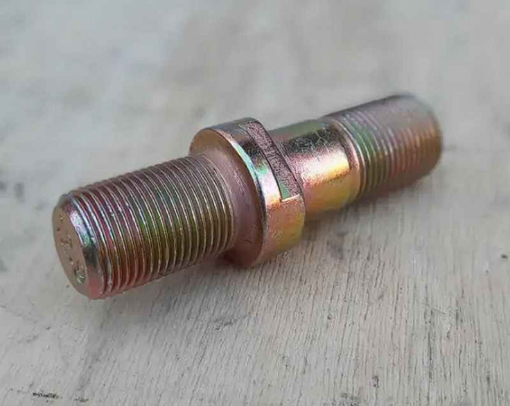 Шпилька колесная правая резьба Шпилька колесная правая резьба