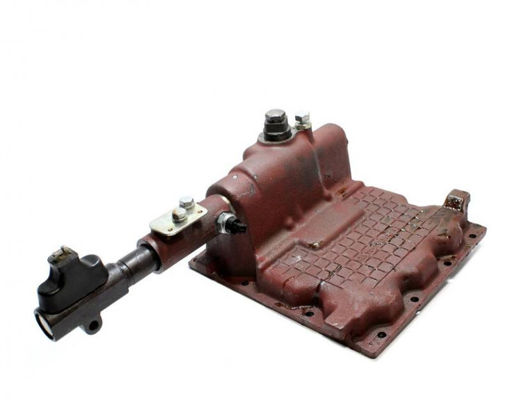 Крышка бокового управления КПП МТЗ нового образца в сборе, (производство Беларусь) без рычага Крышка бокового управления КПП МТЗ нового образца в сборе, (производство Беларусь) без рычага