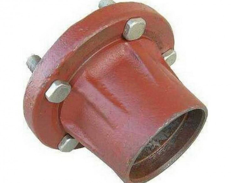 Ступица колеса МТЗ переднего с болтами, без подшипников (пр-во ОАО Кобринагромаш , Беларусь) Ступица колеса МТЗ переднего с болтами, без подшипников (пр-во ОАО Кобринагромаш , Беларусь)