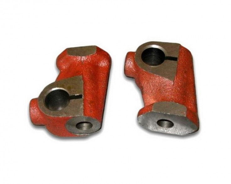 Стійка осі коромисел друга середня Д-240 Стійка осі коромисел друга середня Д-240